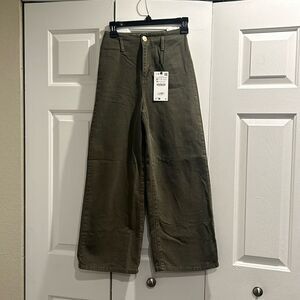 NWT Zara Wide Leg Cropped Army Green Jeans, Size 0